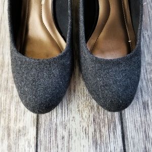 Dexflex Gray Wedge Heels